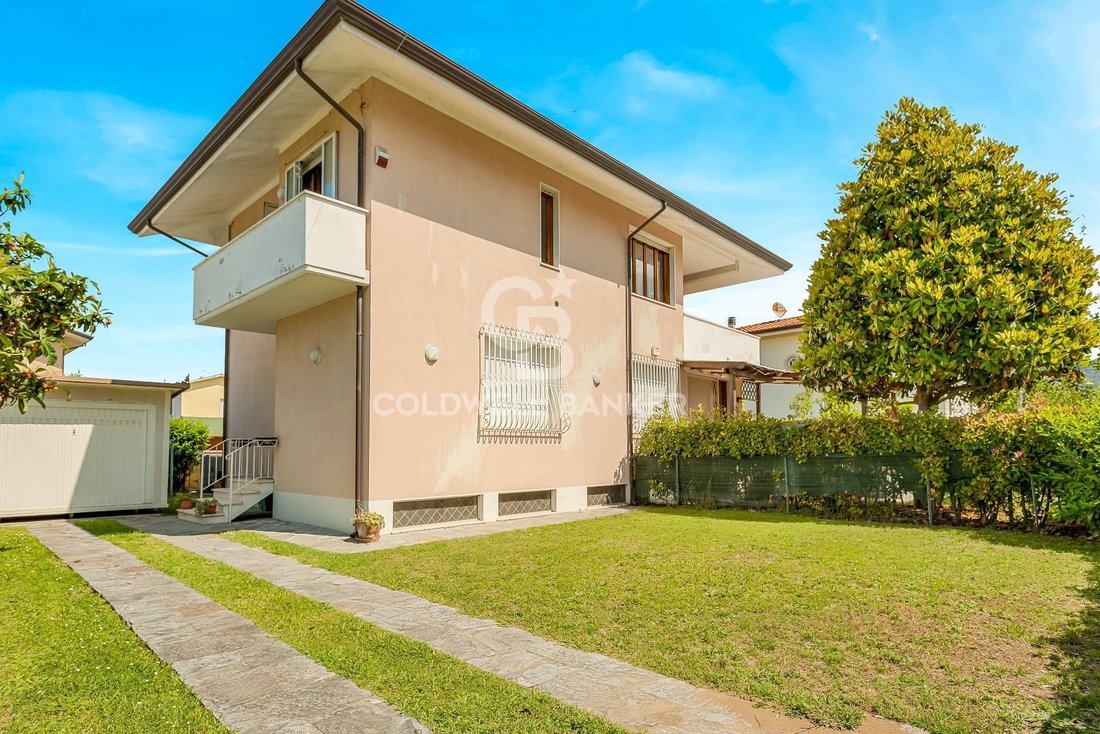 Villa in Tonfano, Pietrasanta, Italy 1 - 14295905