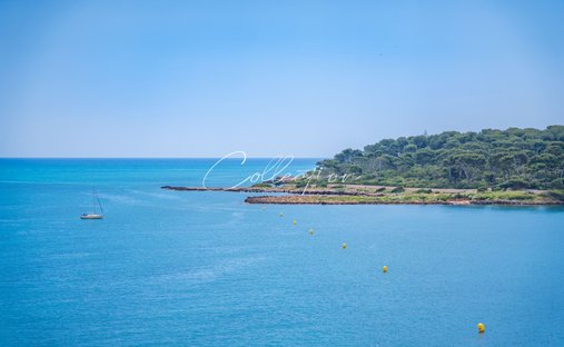 Villa in Vieille Ville, Antibes, France 1
