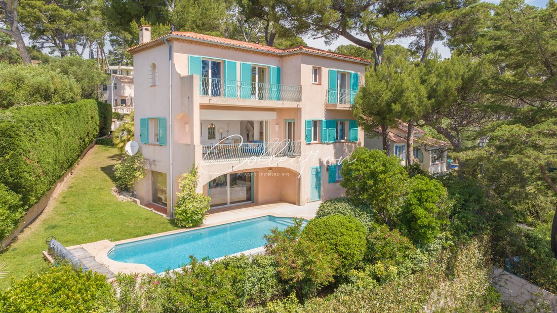 Villa in Vieille Ville, Antibes, France 4 - 14277216