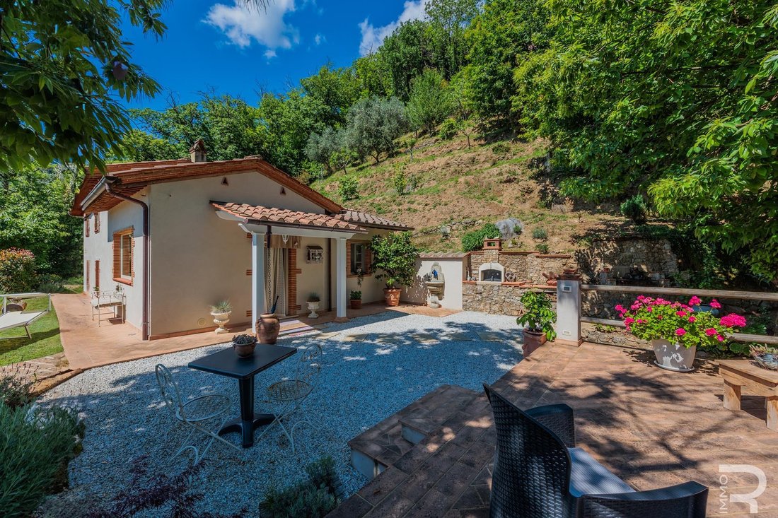Villa in Camaiore, Tuscany, Italy 1 - 14296901