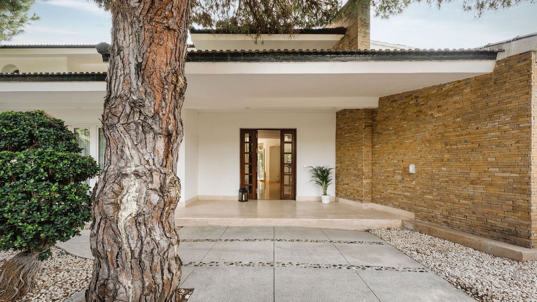Villa in Marbella, Andalusia, Spain 5 - 14299306