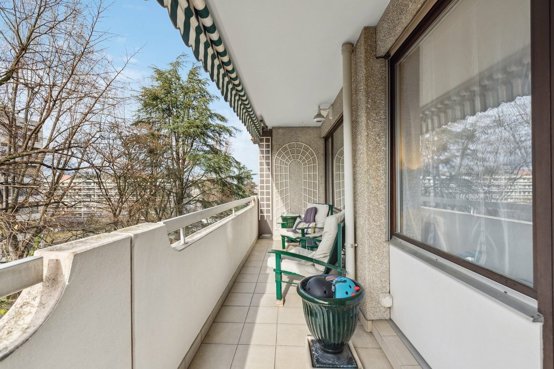 Splendid Apartment In The Heart Of Champel In Geneva, Genève