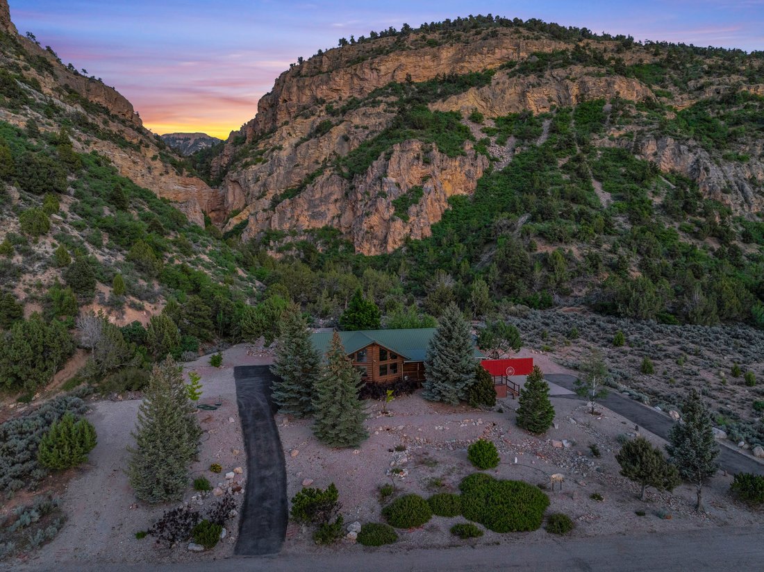 Wayne Canyon Cabin In New Harmony, Utah, United States For Sale (14297227)