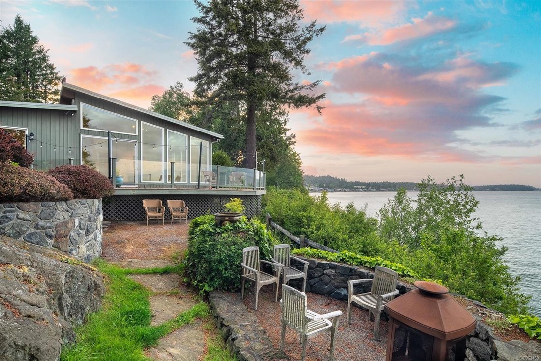 A True Waterfront Estate With Historical In Saanich, British Columbia