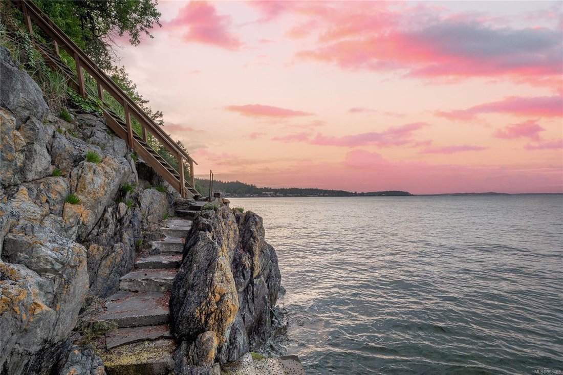 A True Waterfront Estate With Historical In Saanich, British Columbia