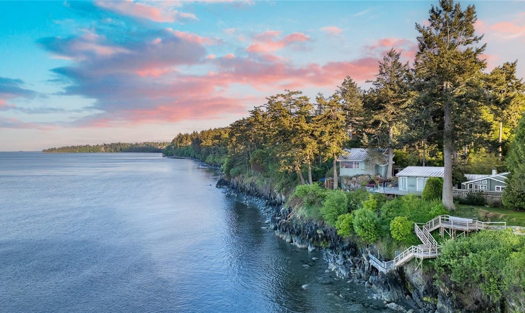 A True Waterfront Estate With Historical In Saanich, British Columbia