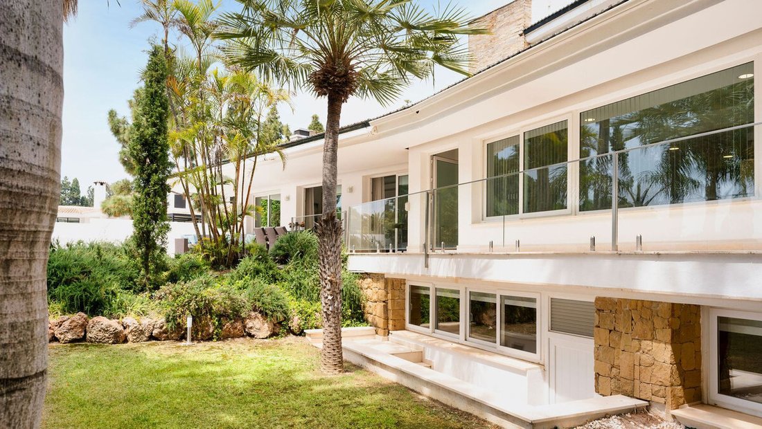 Villa in Marbella, Andalusia, Spain 1 - 14299306