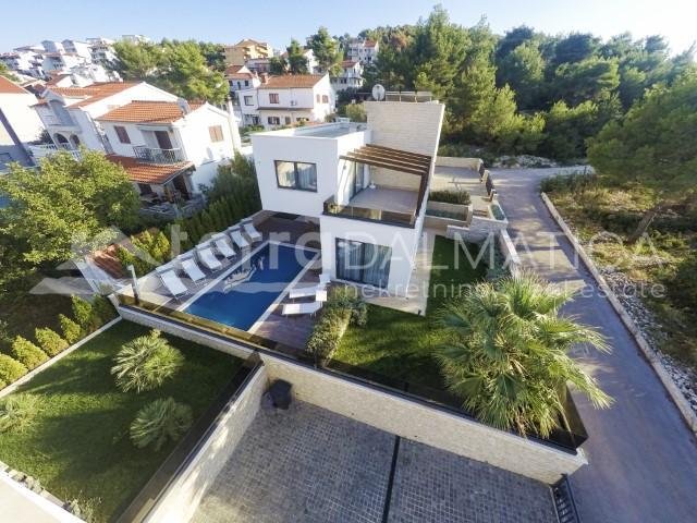 Villa in Okrug Gornji, Split-Dalmatia County, Croatia 1 - 14301631