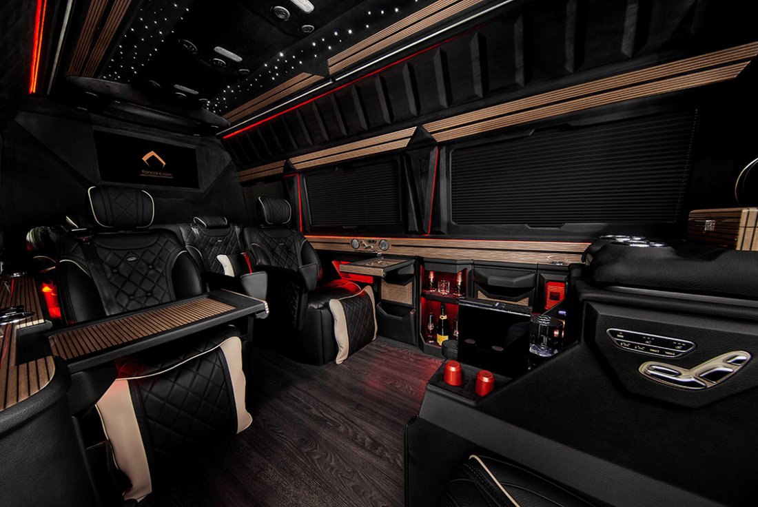 Limousine in Mount Laurel Township, New Jersey, United States 2 - 14297104