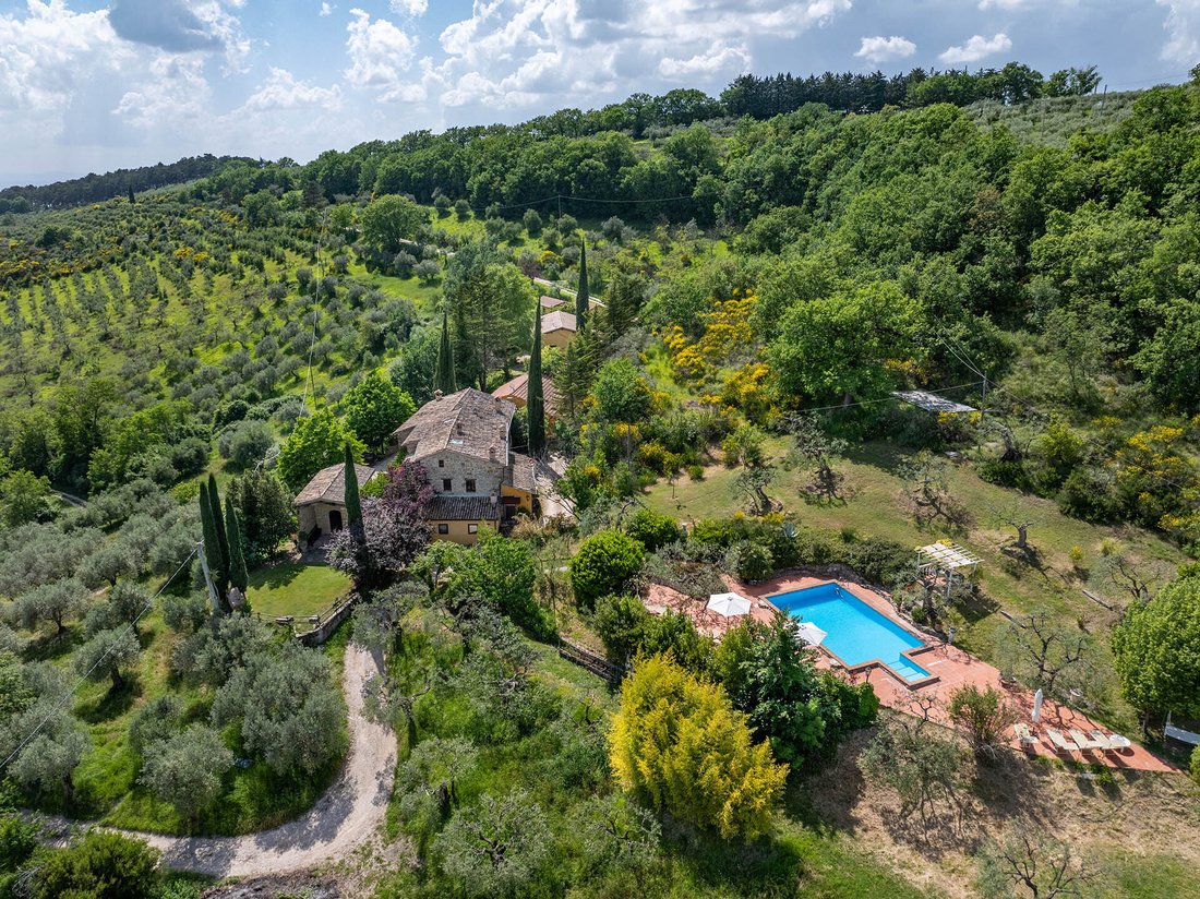 Country House in Assisi, Umbria, Italy 1 - 14301991