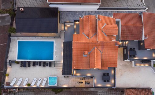 Villa in Okrug Gornji, Gespanschaft Split-Dalmatien, Kroatien 1