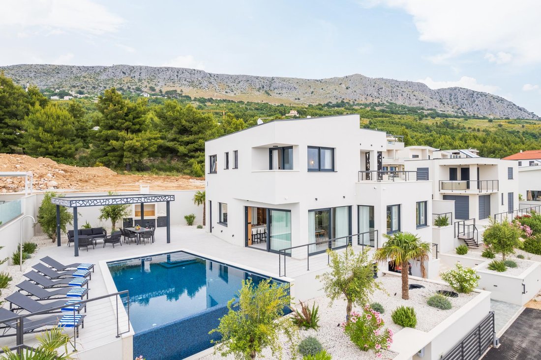 Villa in Sveti Martin, Split-Dalmatia County, Croatia 1 - 12620754