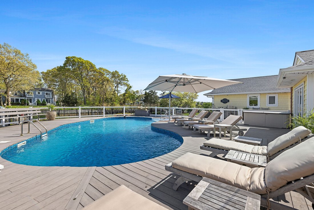 House Hampton Bays In Hampton Bays, New York, United States For Sale ...