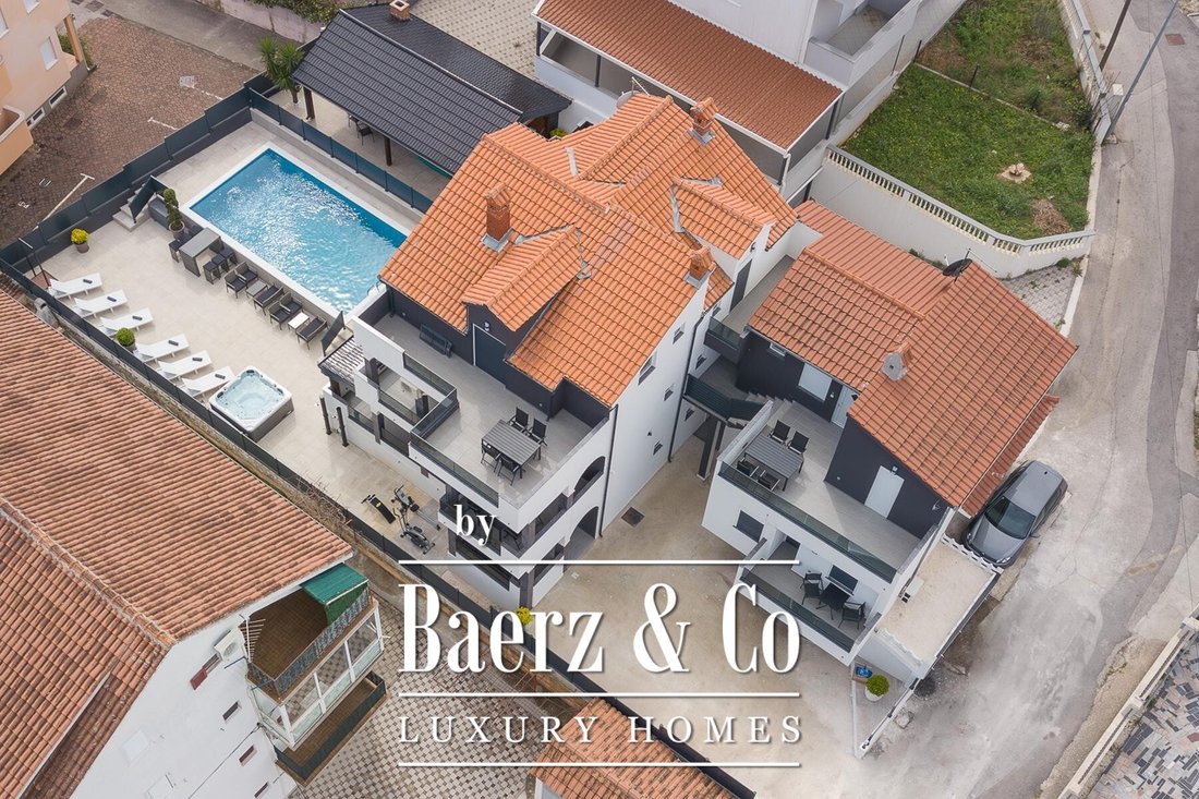 Villa in Okrug Gornji, Split-Dalmatia County, Croatia 2 - 14305127