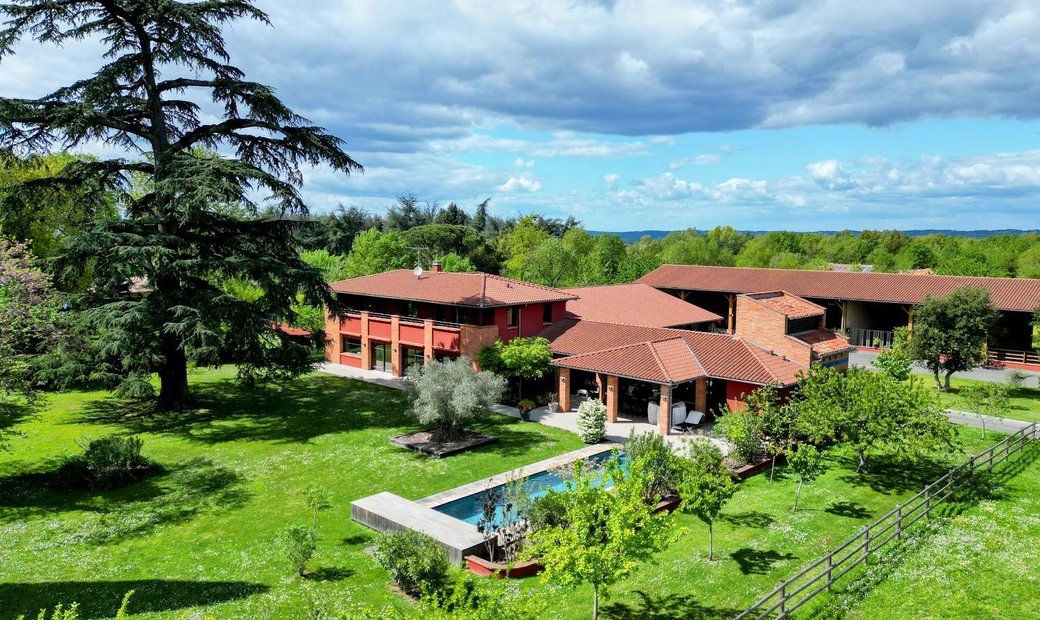Luxury Property Hamilton Exclusive In Montauban, Occitanie, France For