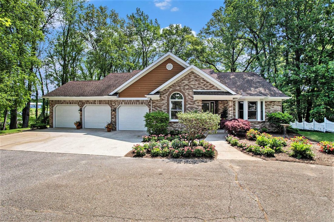 House in Plainwell, Michigan, United States 2 - 14304144