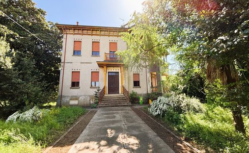 Villa in Castelmassa, Veneto, Italy 1