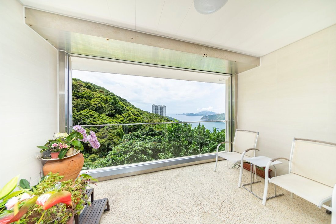 Apartment in Repulse Bay, Hong Kong 1 - 14306269