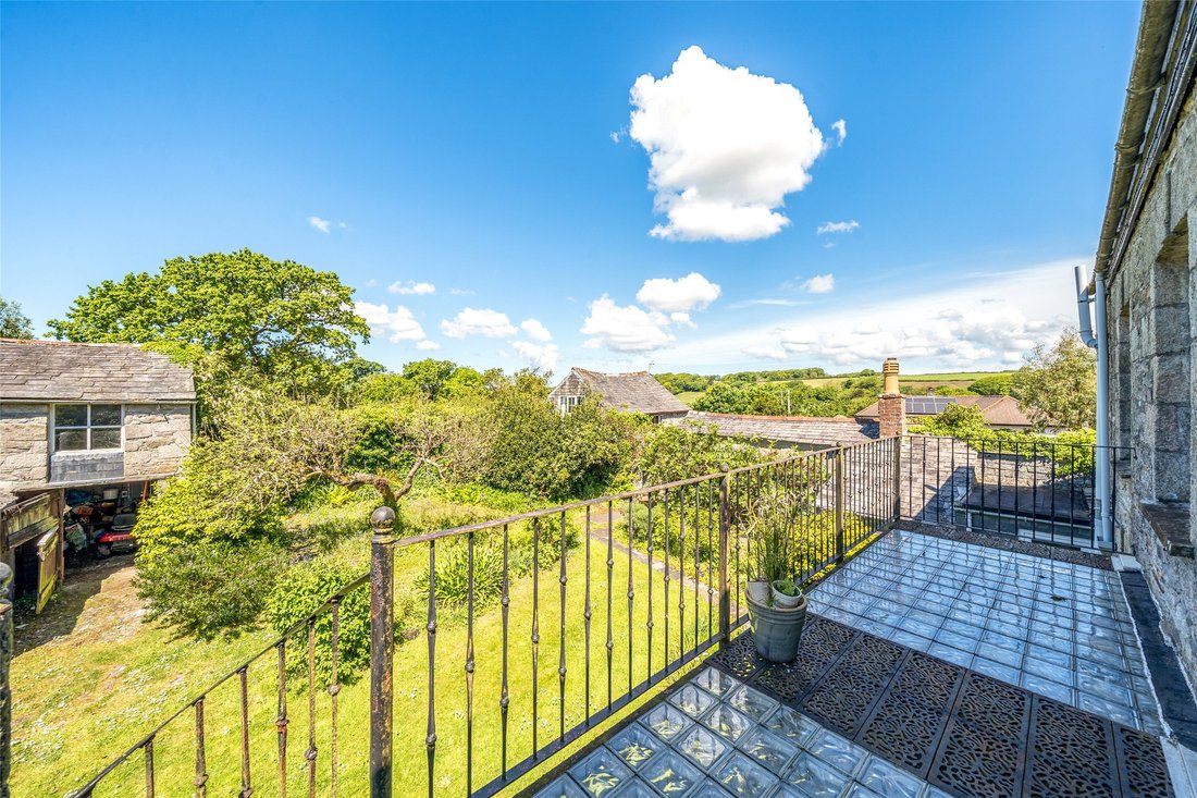 6 Bedroom Detached House For In Saint Columb Major, England, United