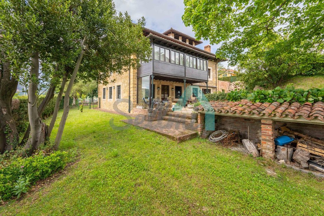 Villa in El Cristo y Buenavista, Oviedo, Spain 2 - 14307264