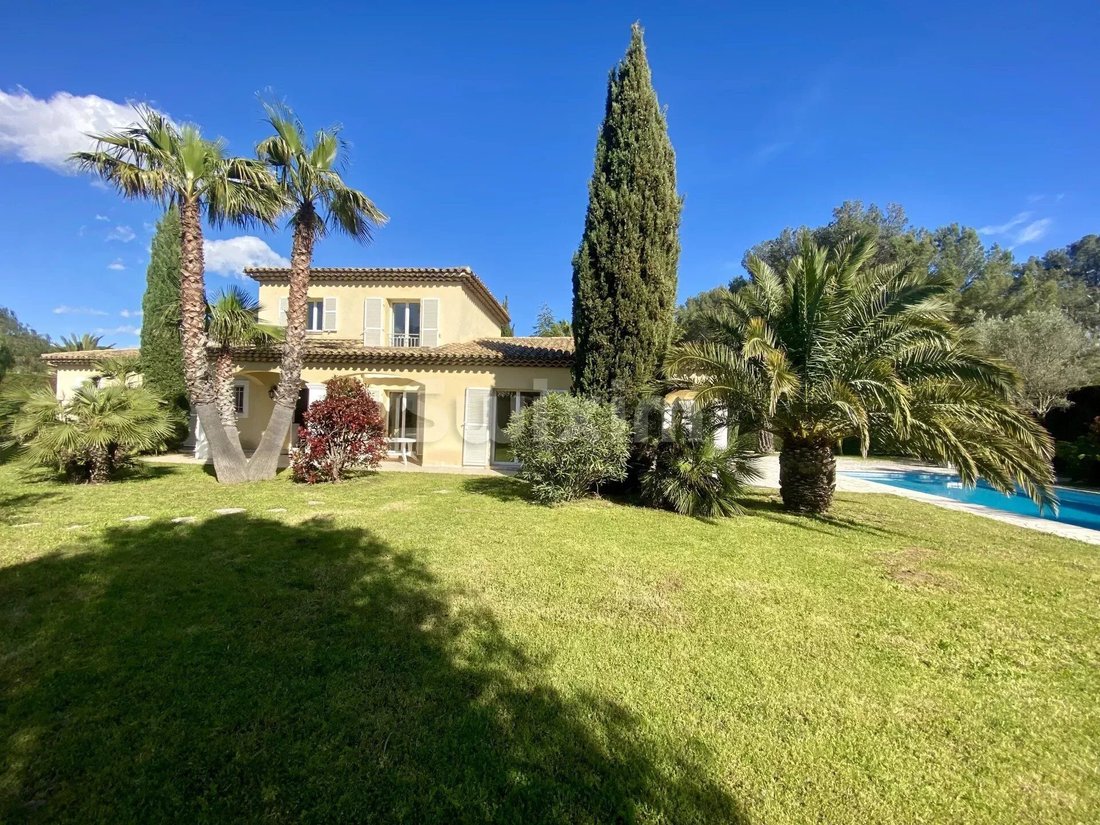 House in Grimaud, Provence-Alpes-Côte d'Azur, France 1 - 14309354