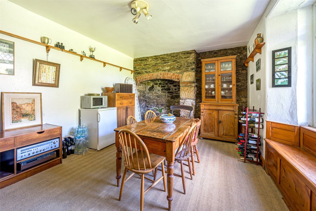 6 Bedroom Detached House For In Saint Columb Major, England, United