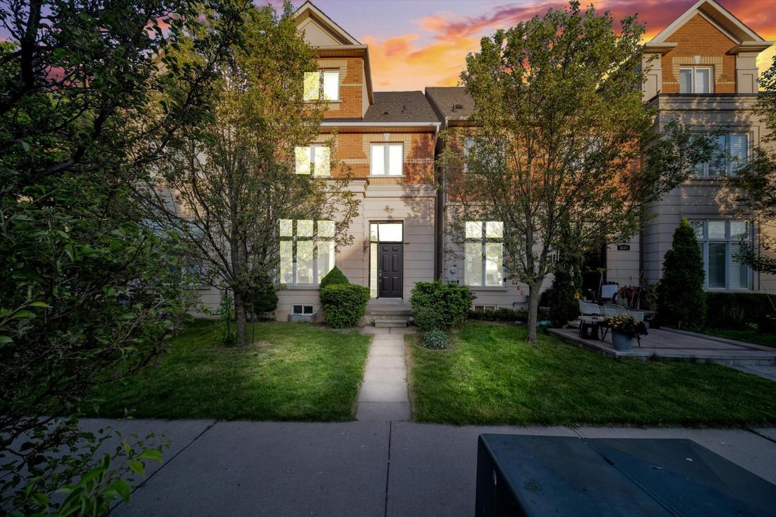 House in Mississauga, Ontario, Canada 1 - 14308529