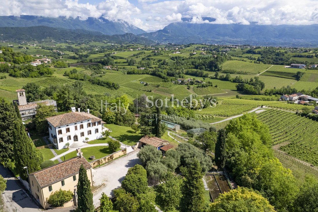 House in Vittorio Veneto, Veneto, Italy 3 - 13765464