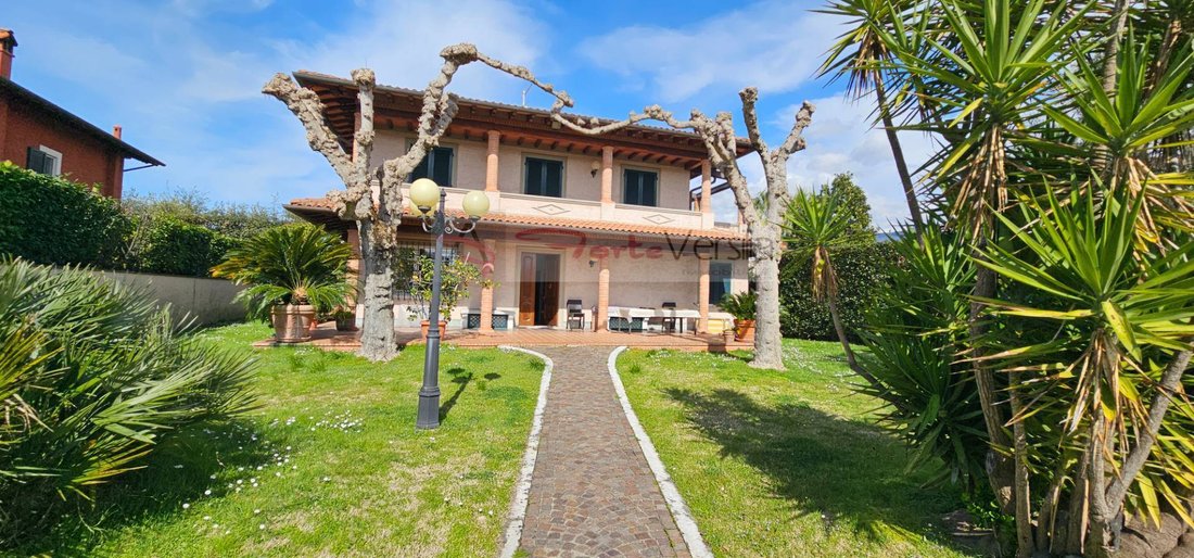 Villa in Center, Forte dei Marmi, Tuscany 2 - 14318237
