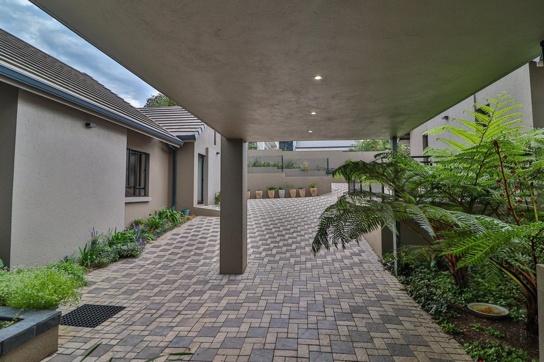 House in Sonheuwel, Mbombela, Mpumalanga 4 - 14323593