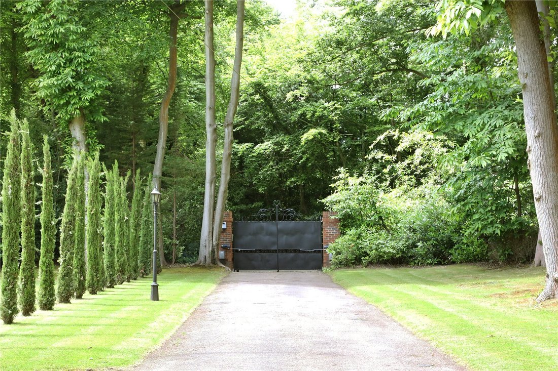 House in Little Chalfont, England 2 - 14315081