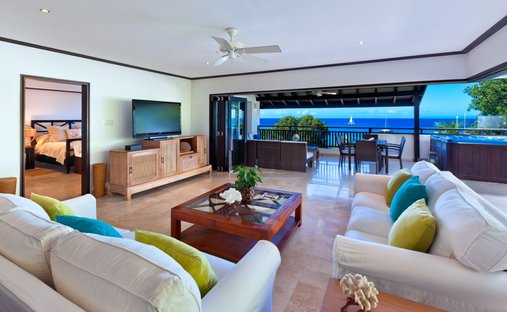 Land in Paynes Bay Beach, Saint James, Barbados 1