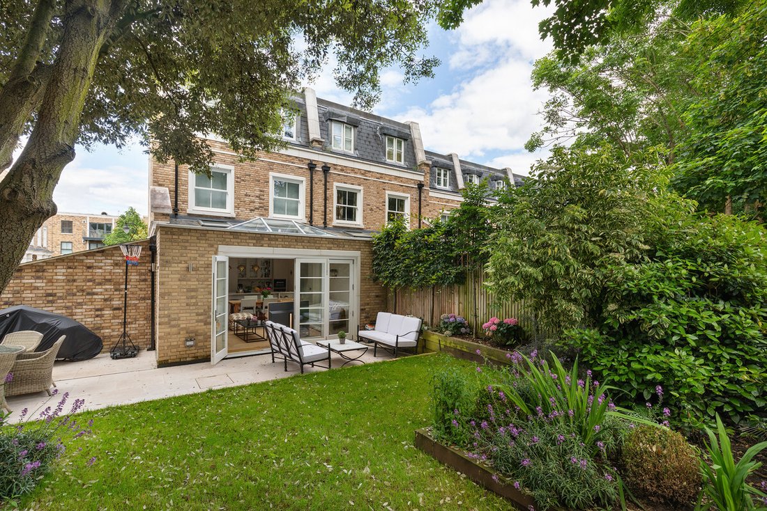 House in Chiswick, Hounslow, England 2 - 14315765