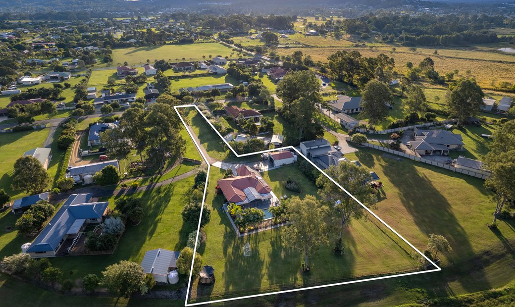 Beautifully Renovated Single Level Home In Yatala, Queensland