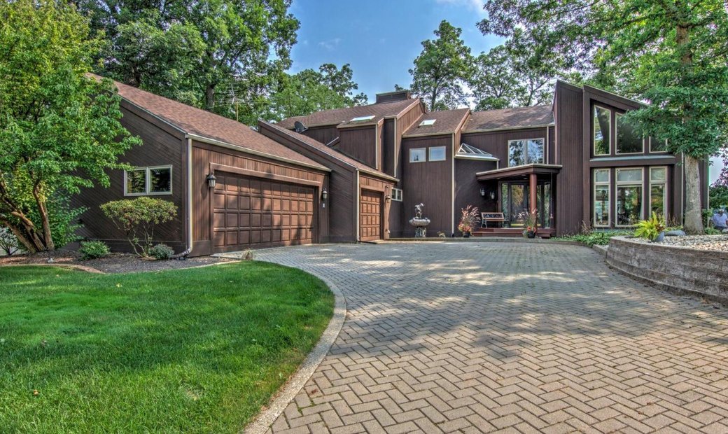 Beautiful Lakefront Home In Shorewood In Valparaiso, Indiana, United