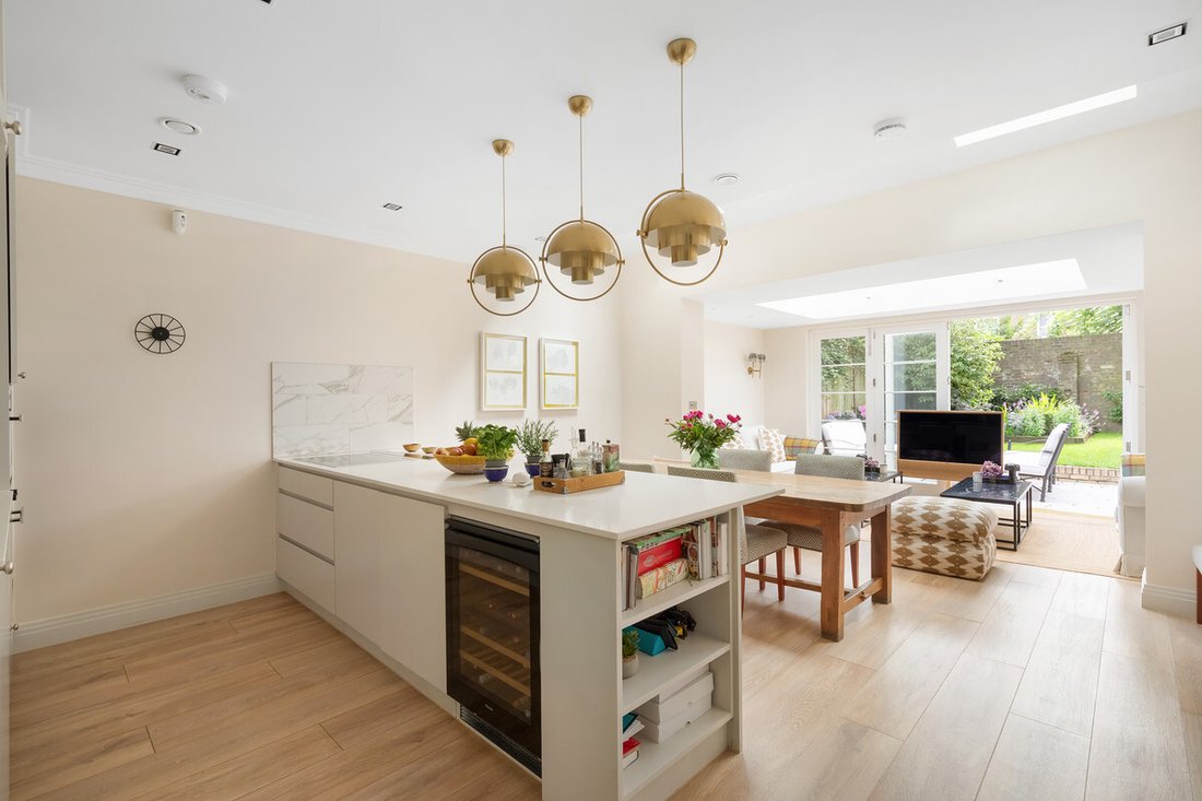 House in Chiswick, Hounslow, England 5 - 14315765