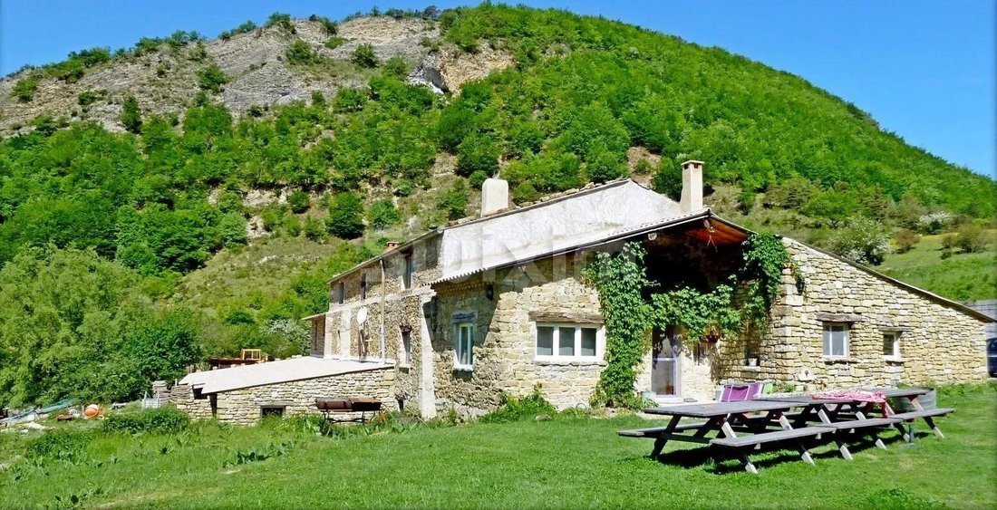 House in Vesc, Auvergne-Rhône-Alpes, France 1 - 14323768
