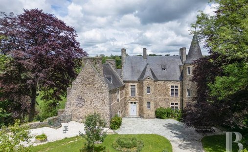 Castle in La Dollée-L'Enclos, Saint-Lo, France 1