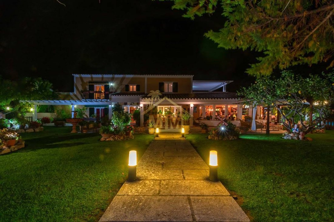 Villa in Mao, Balearic Islands, Spain 1 - 11847648