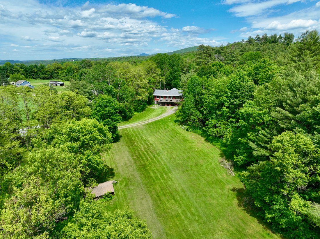 Four Bedroom Raised Ranch In Piermont In Piermont, New Hampshire
