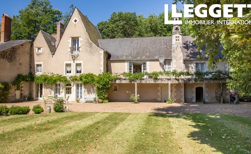 Castle in Linières-Bouton, Noyant-Villages, France 1