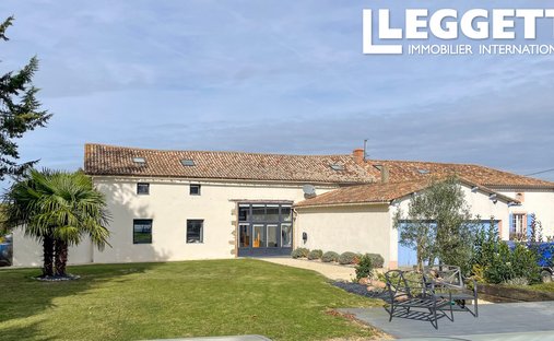 House in Faye-l'Abbesse, Nouvelle-Aquitaine, France 1