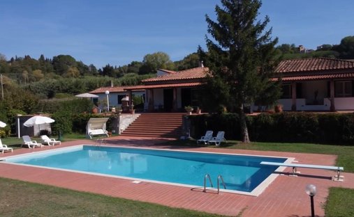 Villa a Crespina Lorenzana, Toscana, Italia 1