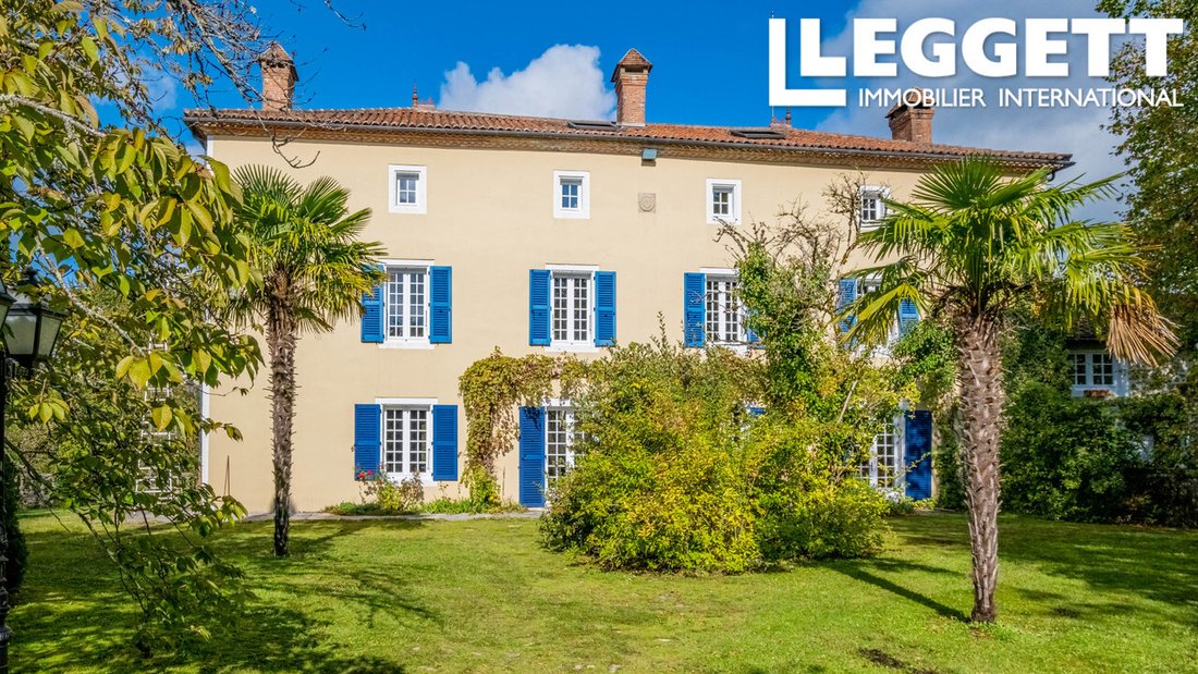 Whispers of the Hunt: An 18th-Century Equestrian Kingdom in Nouvelle-Aquitaine
