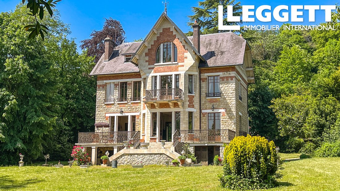 Villa in Nord, Parmain, France 1 - 12327646