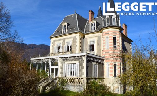 Castello a Marignac, Occitania, Francia 1