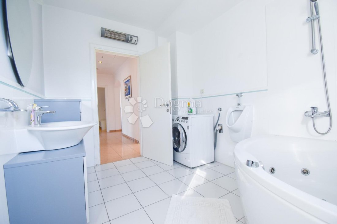 Apartment in Grad Opatija, Primorje-Gorski Kotar County, Croatia 4 - 14328049