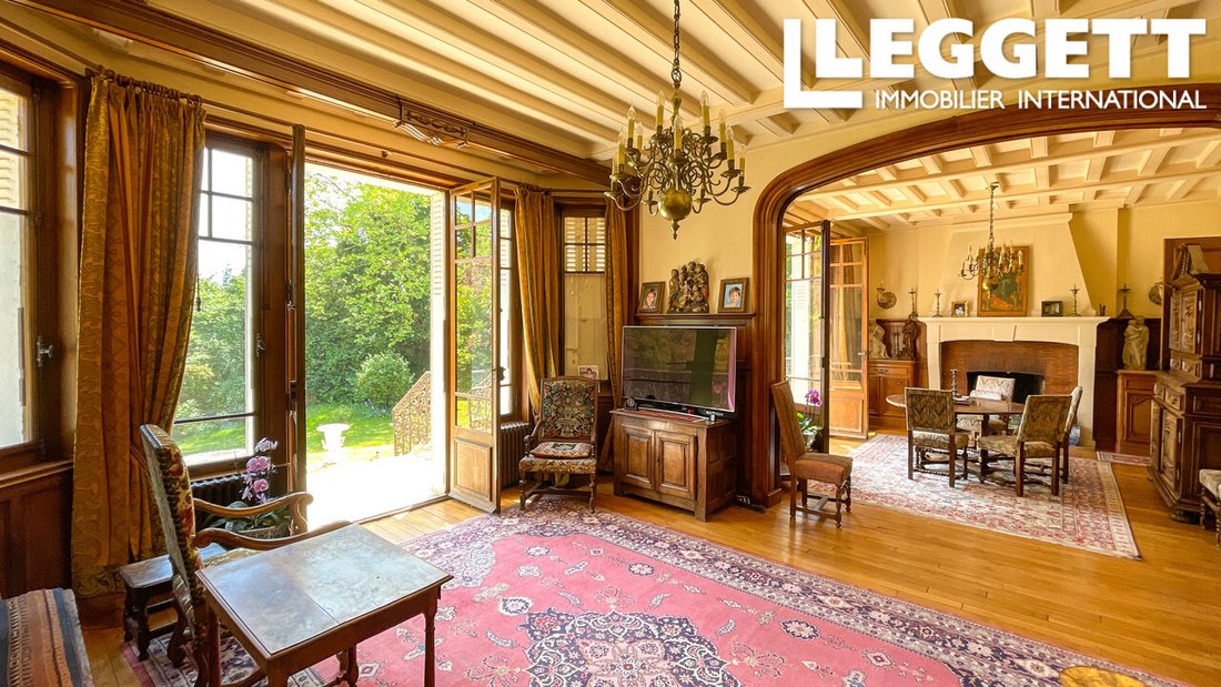 Villa in Nord, Parmain, France 2 - 12327646