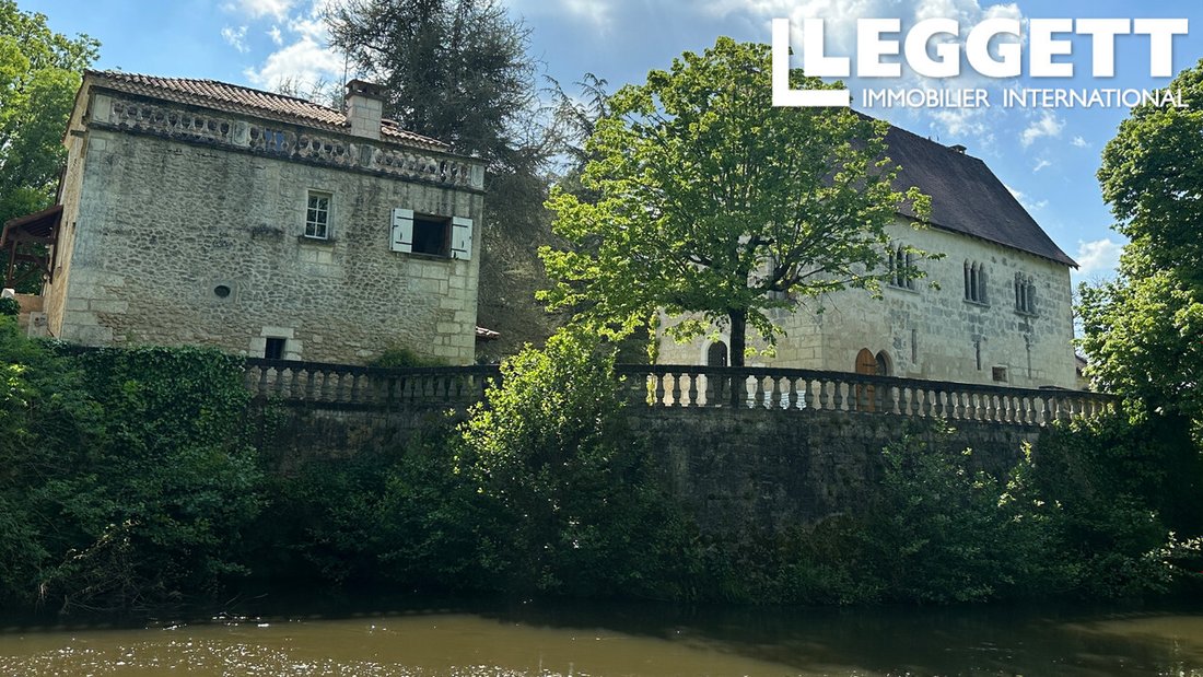 Stunning Riverside Property With 2 Stunning In Brantome En Perigord