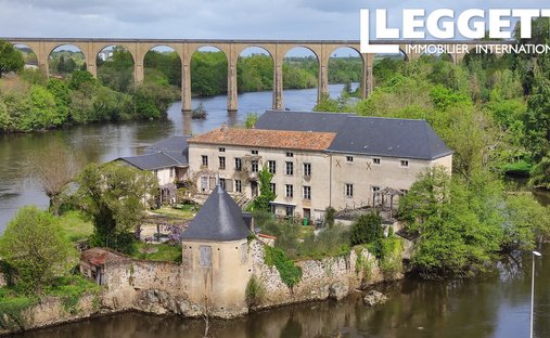 Castle in L'Isle-Jourdain, Nouvelle-Aquitaine, France 1
